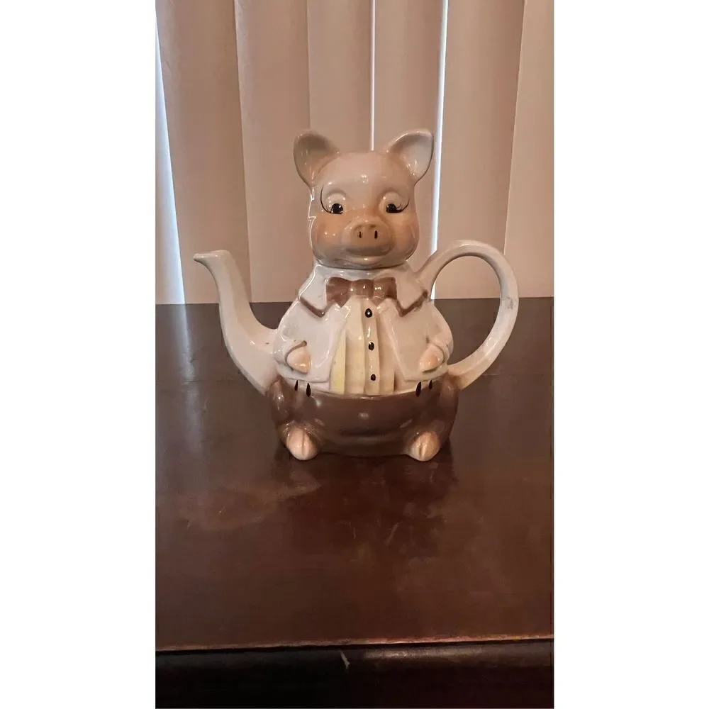 Master Piggy Tony Wood Novelty Tea Pot